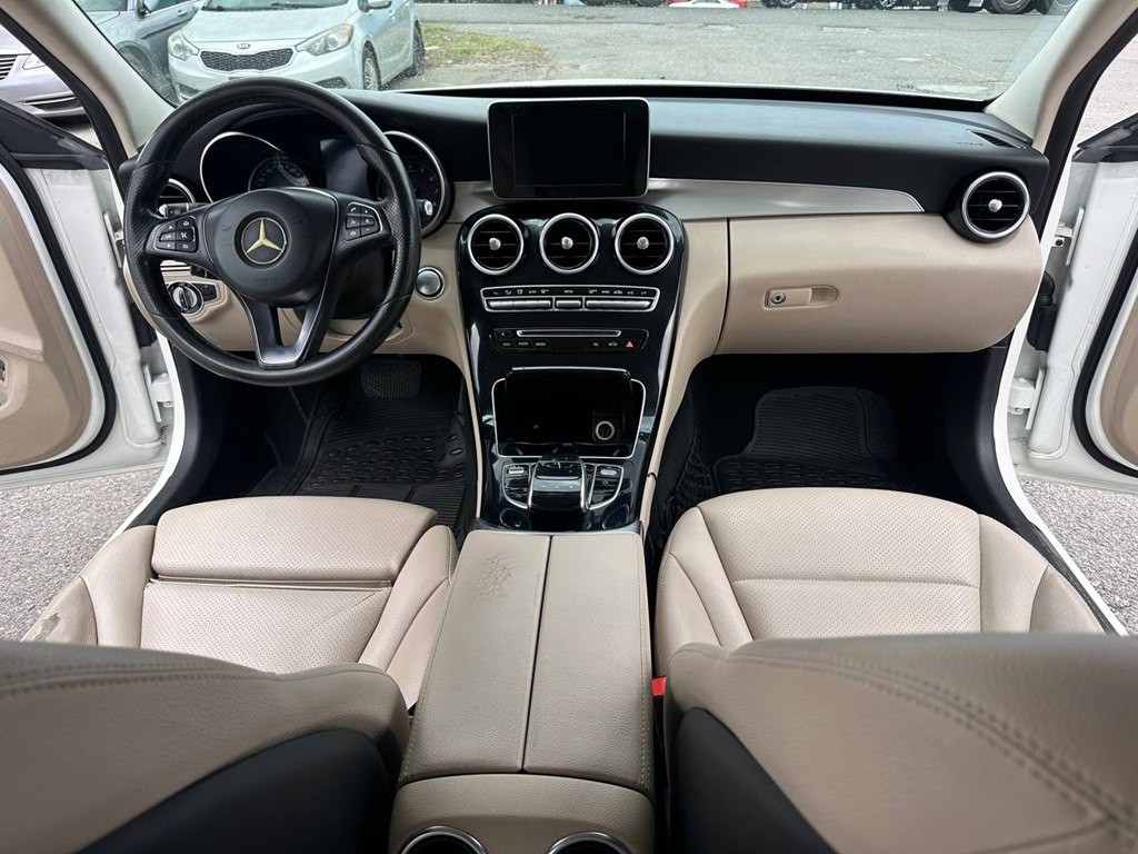 2016 Mercedes-Benz C-Class Image 18