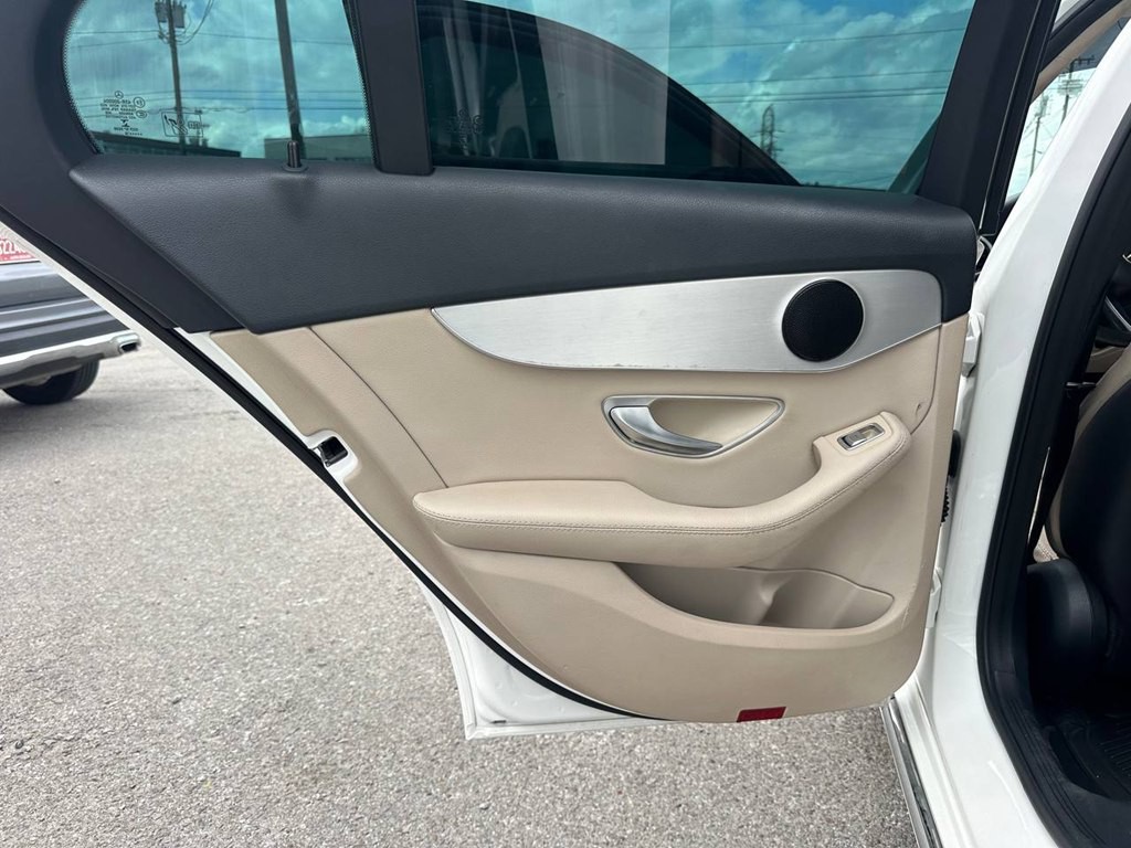2016 Mercedes-Benz C-Class Image 20