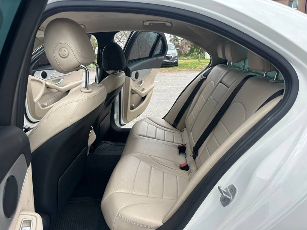 2016 Mercedes-Benz C-Class Image 21