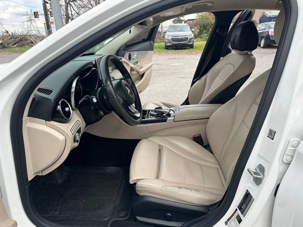 2016 Mercedes-Benz C-Class Image 24