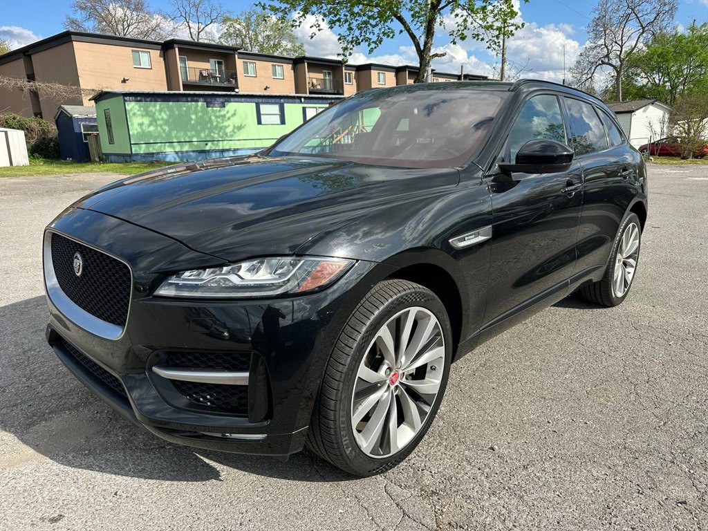 2017 Jaguar F-PACE Image 1