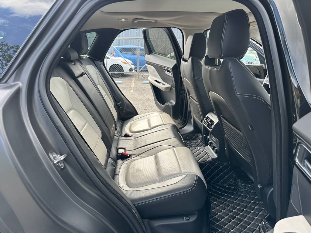 2017 Jaguar F-PACE Image 19