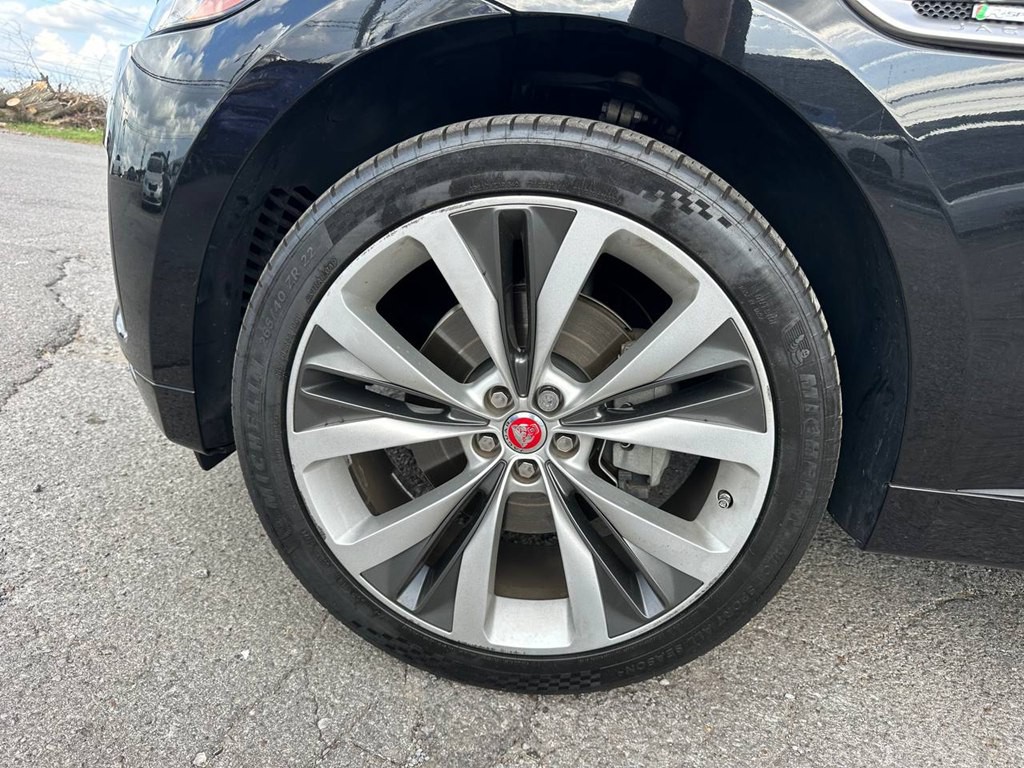 2017 Jaguar F-PACE Image 27