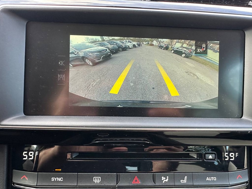 2017 Jaguar F-PACE Image 34