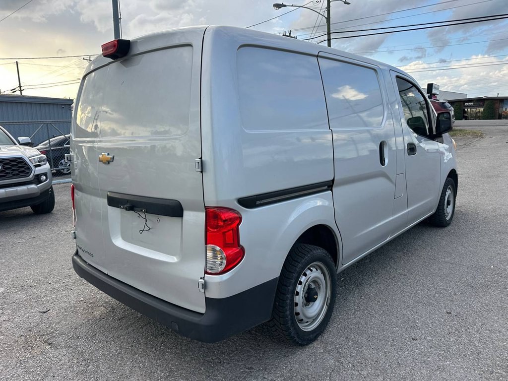 2015 Chevrolet Express Image 6