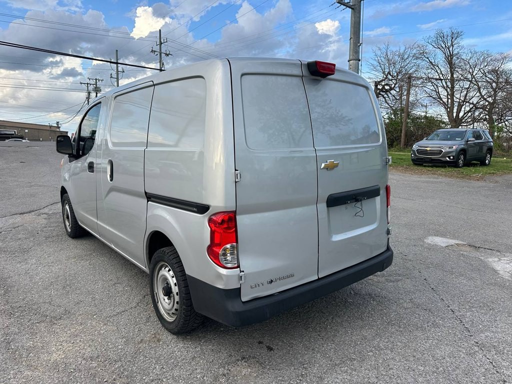 2015 Chevrolet Express Image 8
