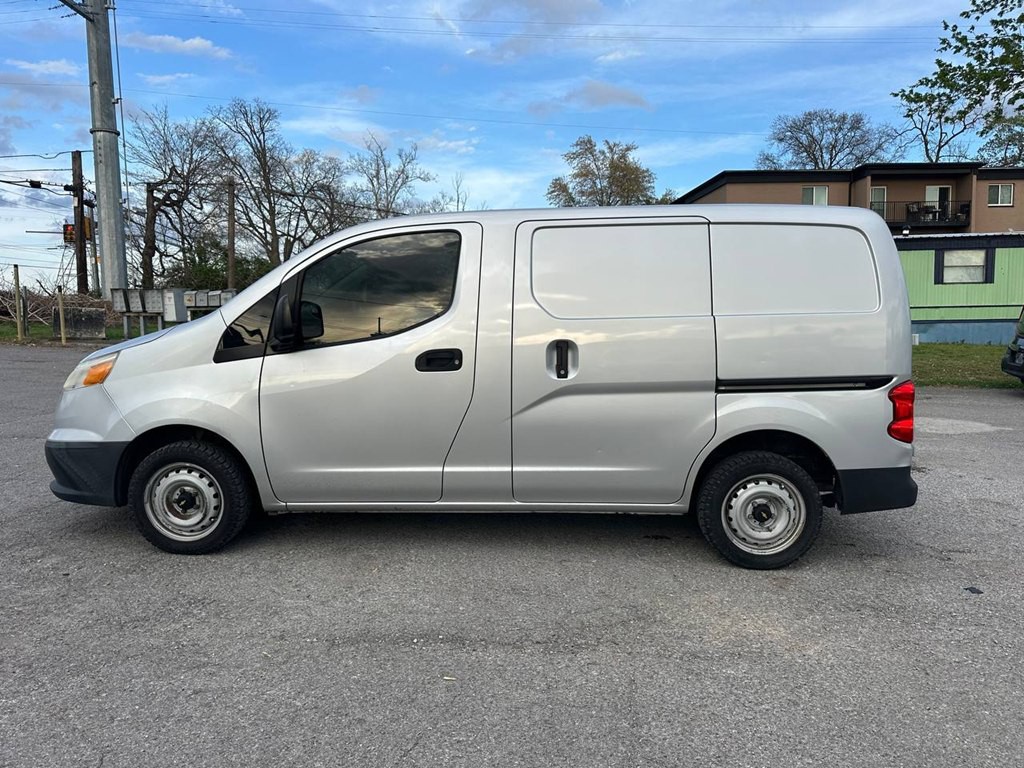 2015 Chevrolet Express Image 9