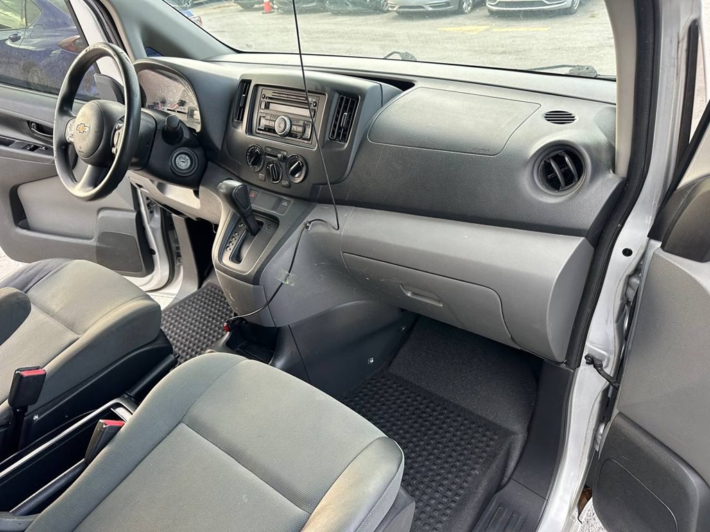 2015 Chevrolet Express Image 16