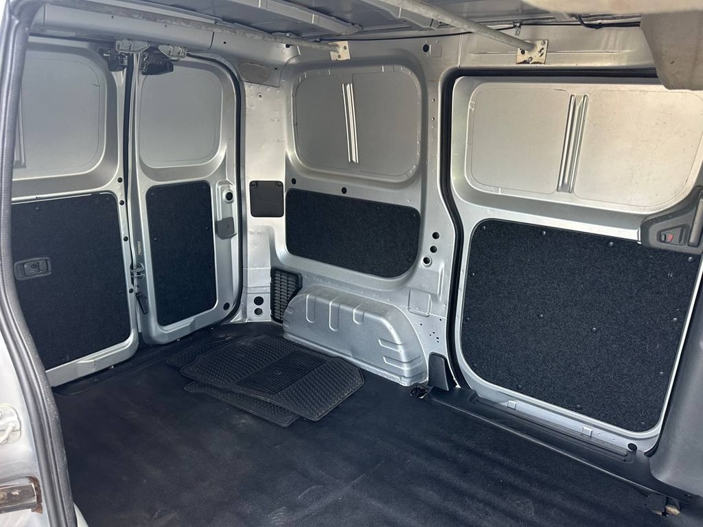 2015 Chevrolet Express Image 17