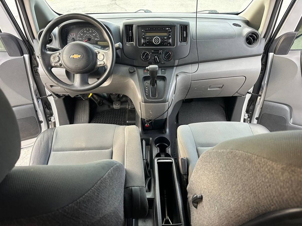 2015 Chevrolet Express Image 19