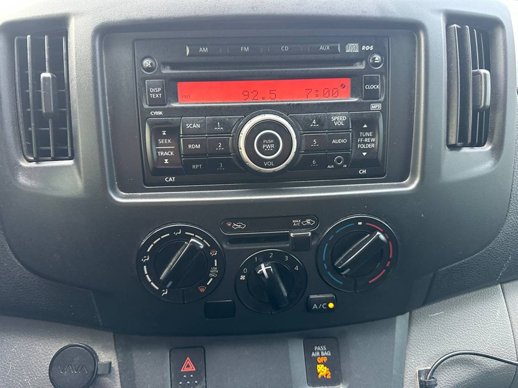 2015 Chevrolet Express Image 27