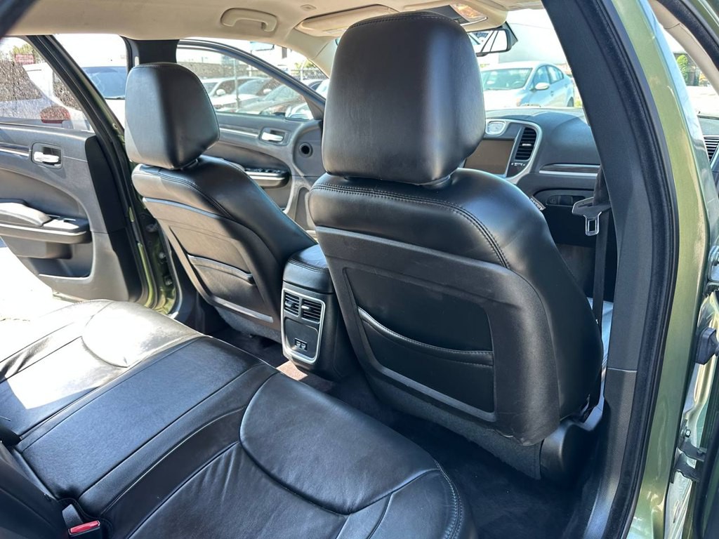 2018 Chrysler 300 Image 18