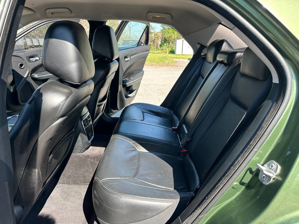 2018 Chrysler 300 Image 19