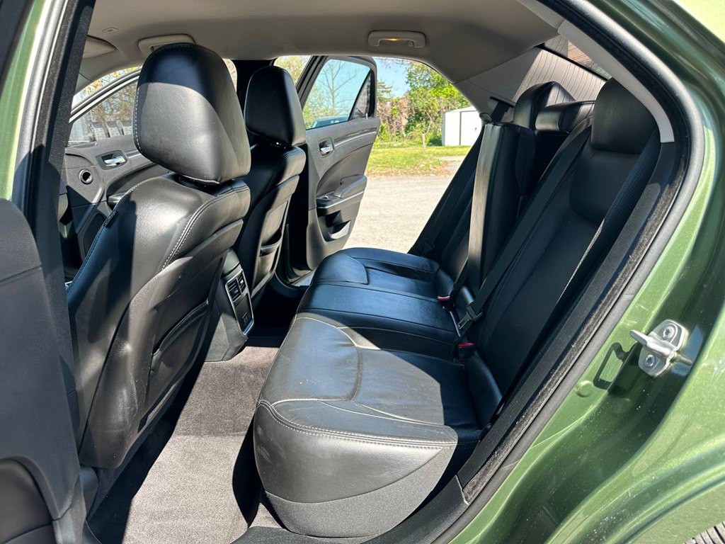 2018 Chrysler 300 Image 25