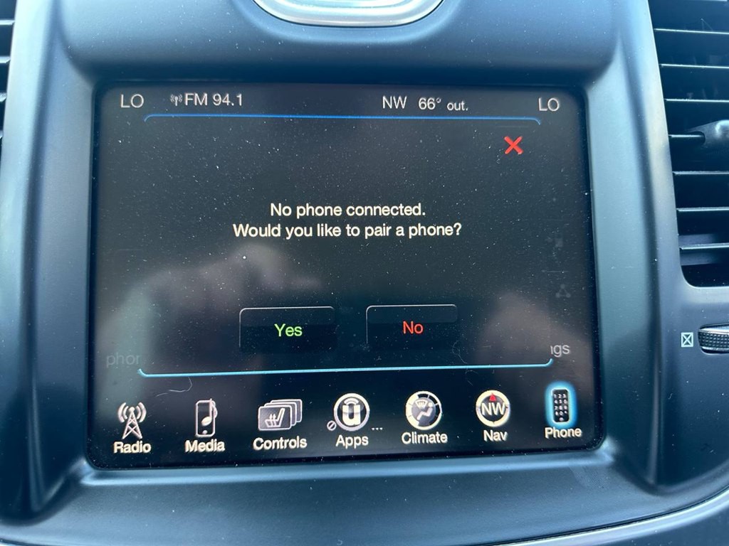 2018 Chrysler 300 Image 33