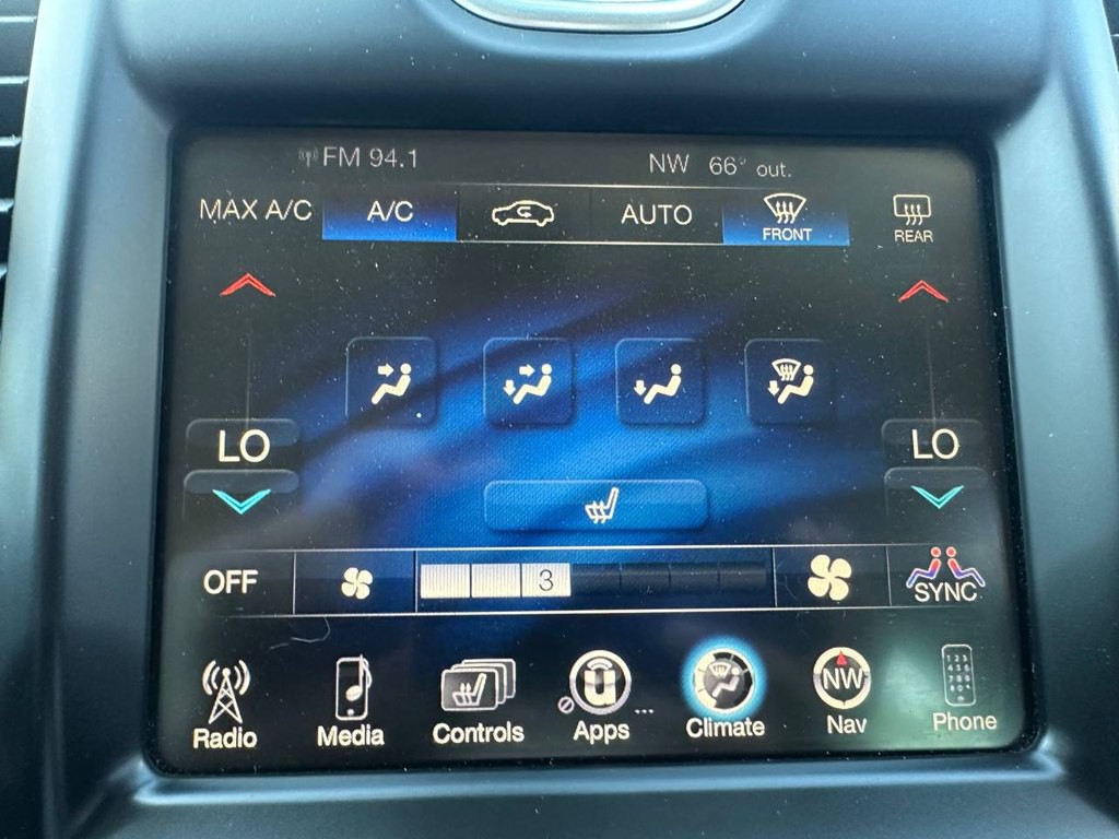 2018 Chrysler 300 Image 35