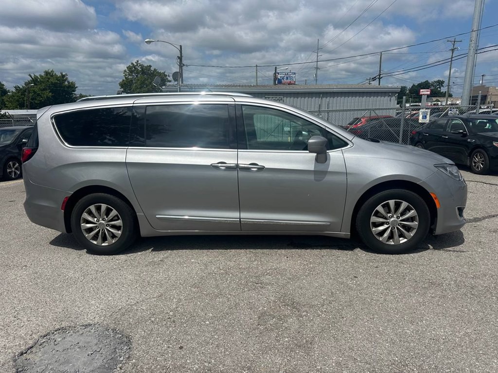 2019 Chrysler Pacifica Image 5