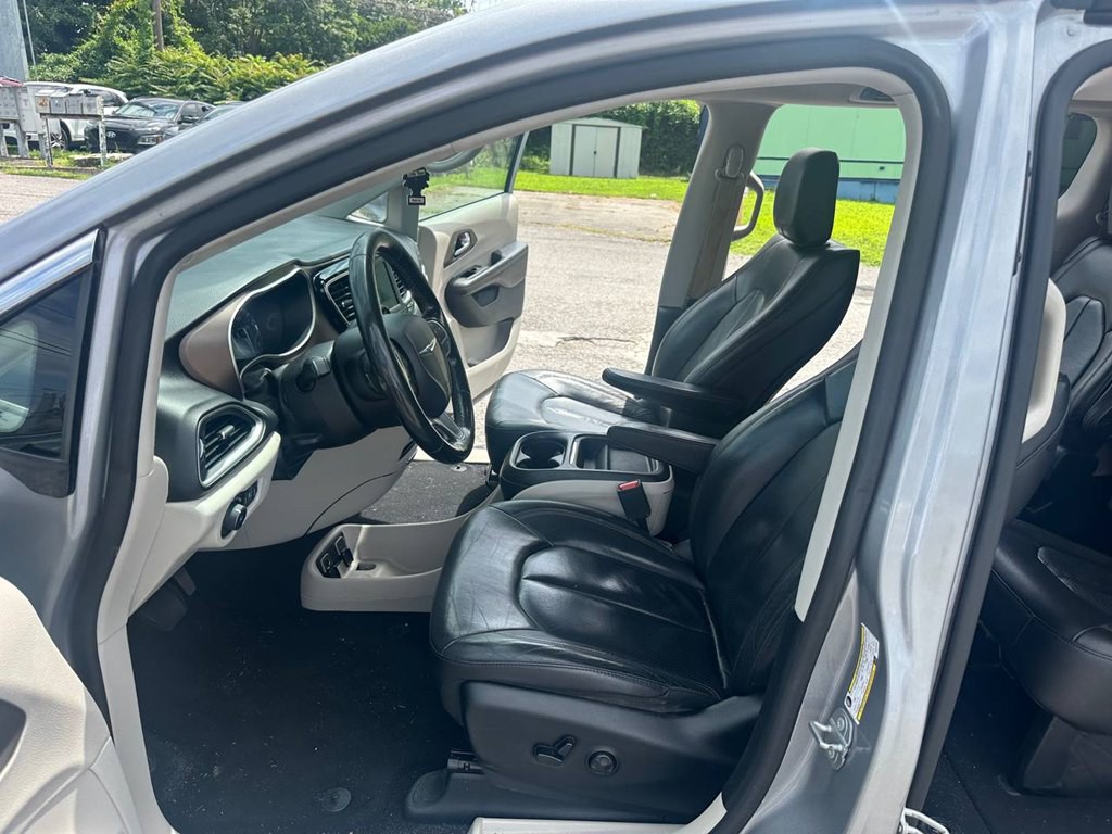2019 Chrysler Pacifica Image 14