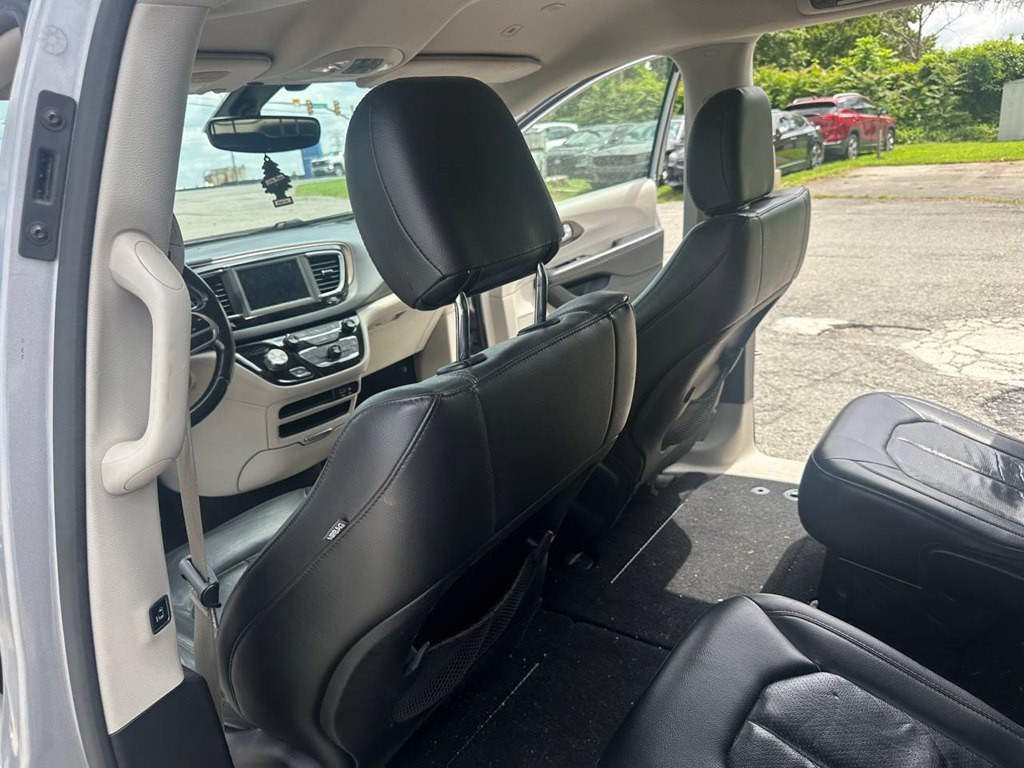 2019 Chrysler Pacifica Image 17