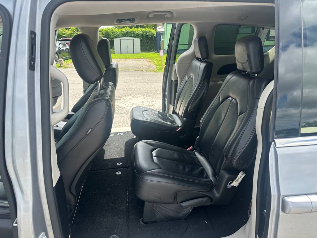 2019 Chrysler Pacifica Image 18