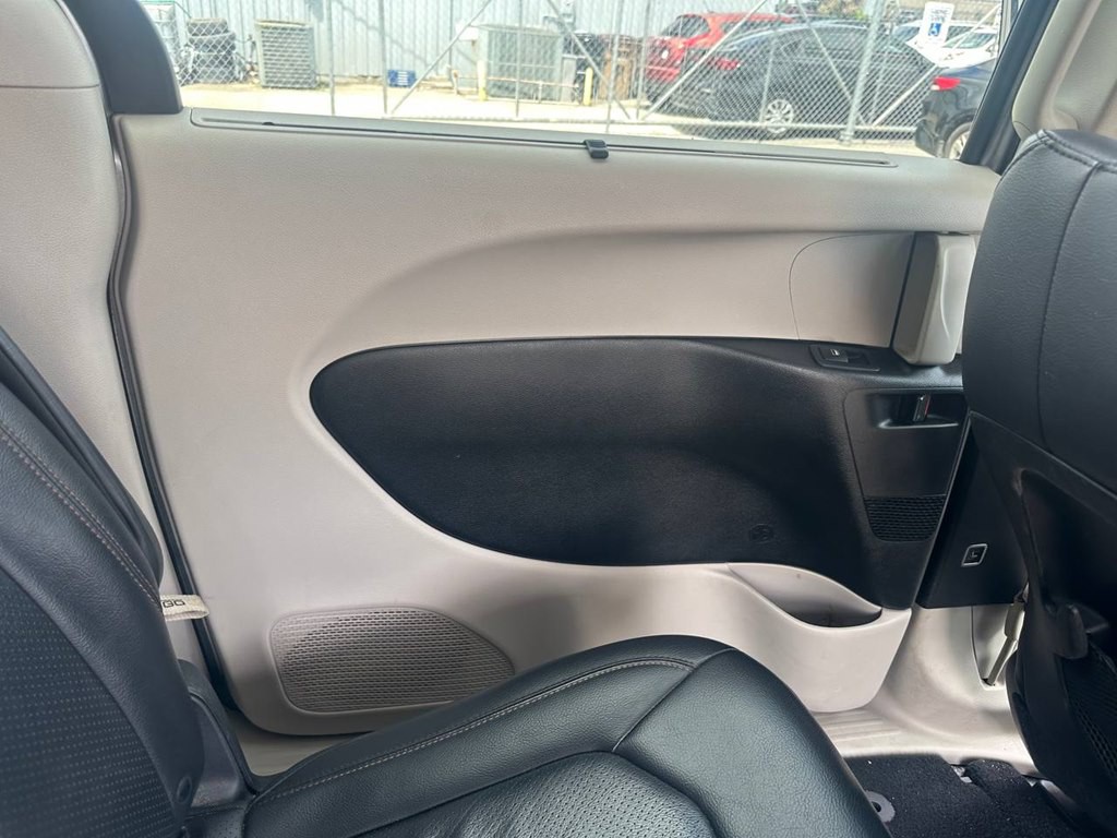 2019 Chrysler Pacifica Image 20