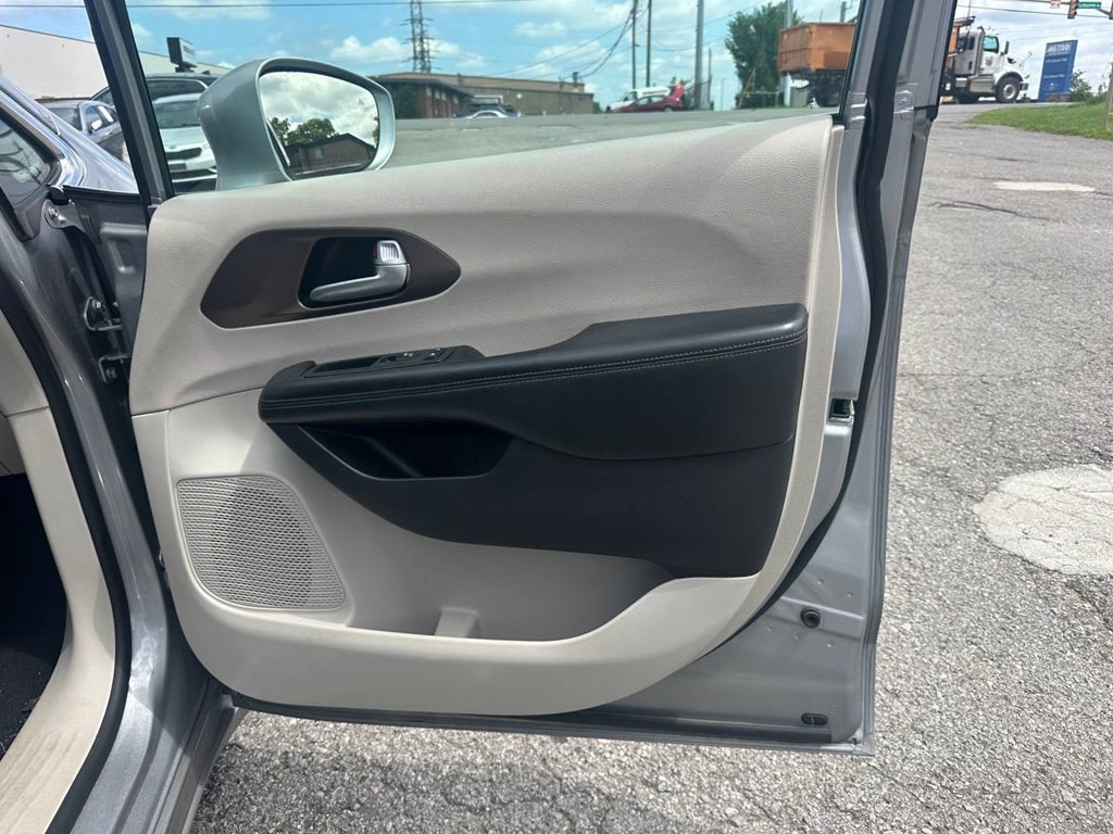 2019 Chrysler Pacifica Image 26