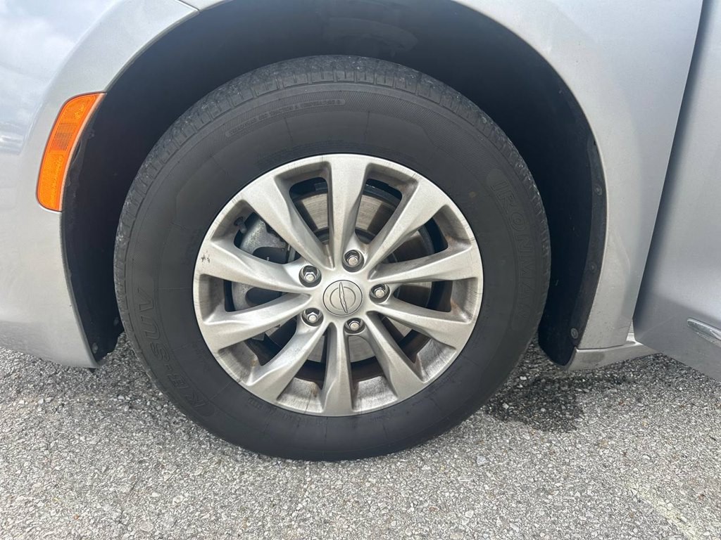 2019 Chrysler Pacifica Image 29