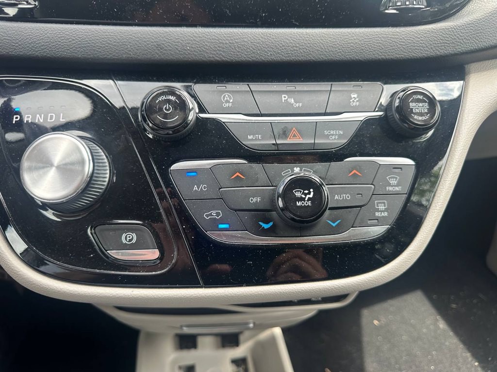 2019 Chrysler Pacifica Image 33