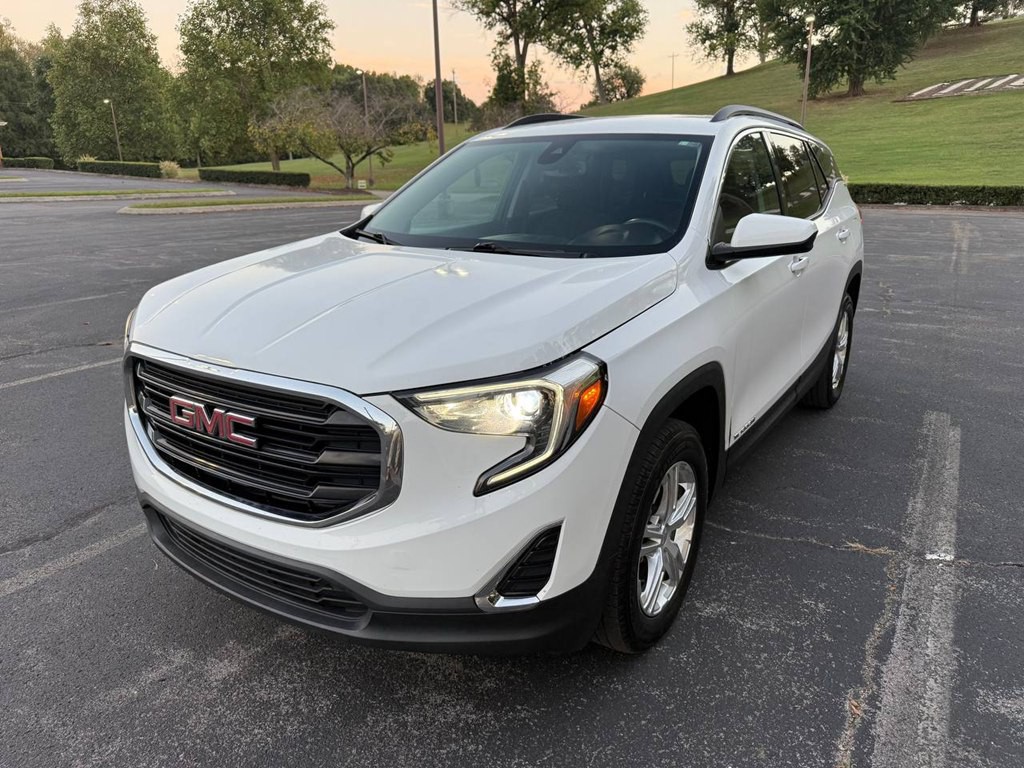 2020 GMC Terrain Image 2