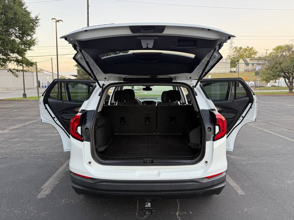 2020 GMC Terrain Image 12