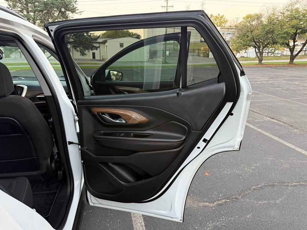 2020 GMC Terrain Image 16