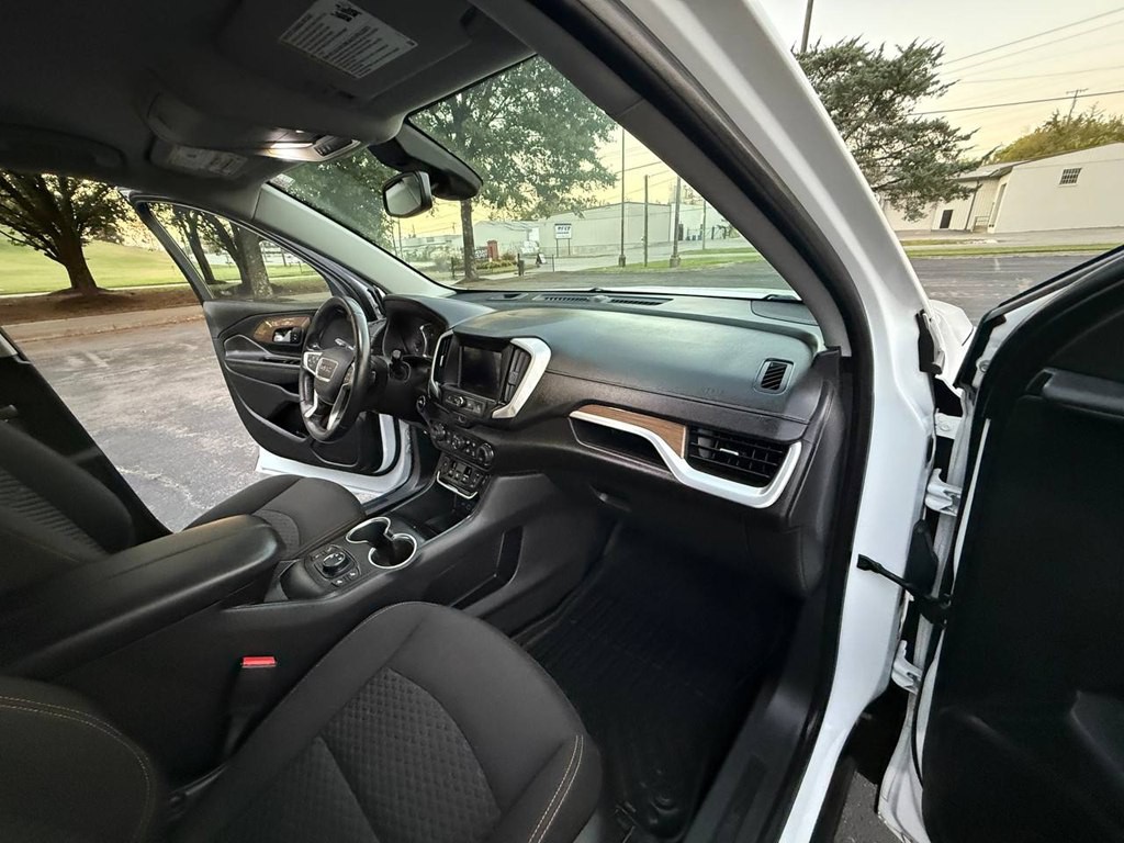2020 GMC Terrain Image 28