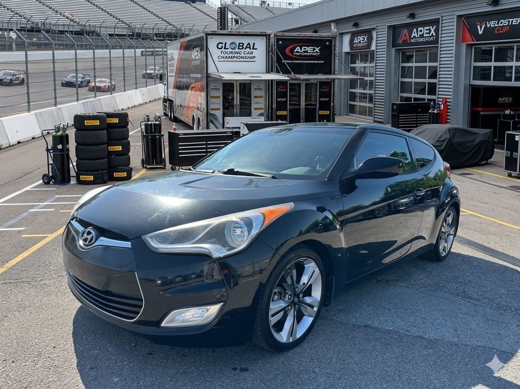 2016 Hyundai Veloster Image 1