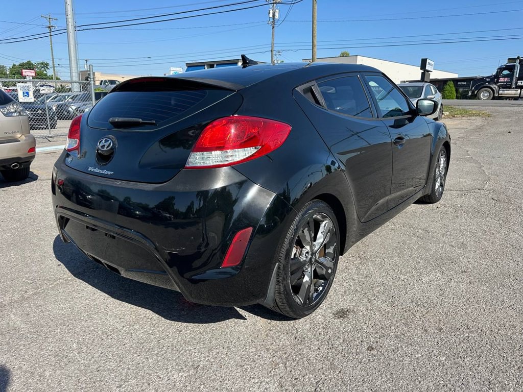 2016 Hyundai Veloster Image 6