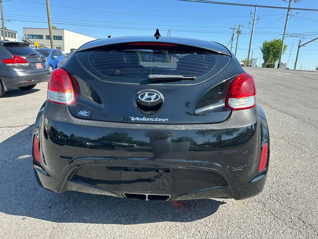 2016 Hyundai Veloster Image 7
