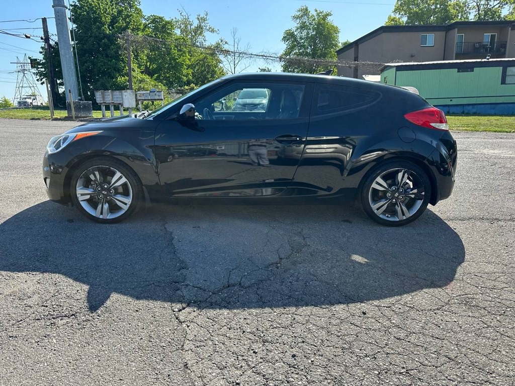 2016 Hyundai Veloster Image 10