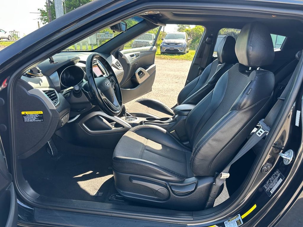 2016 Hyundai Veloster Image 14