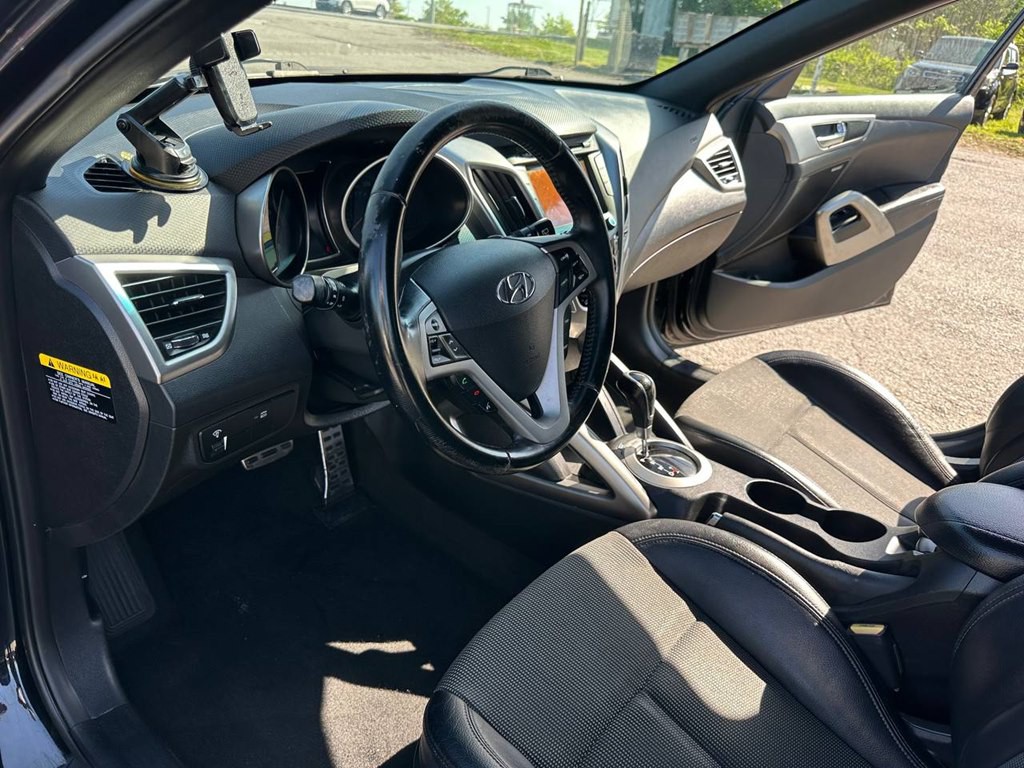 2016 Hyundai Veloster Image 15