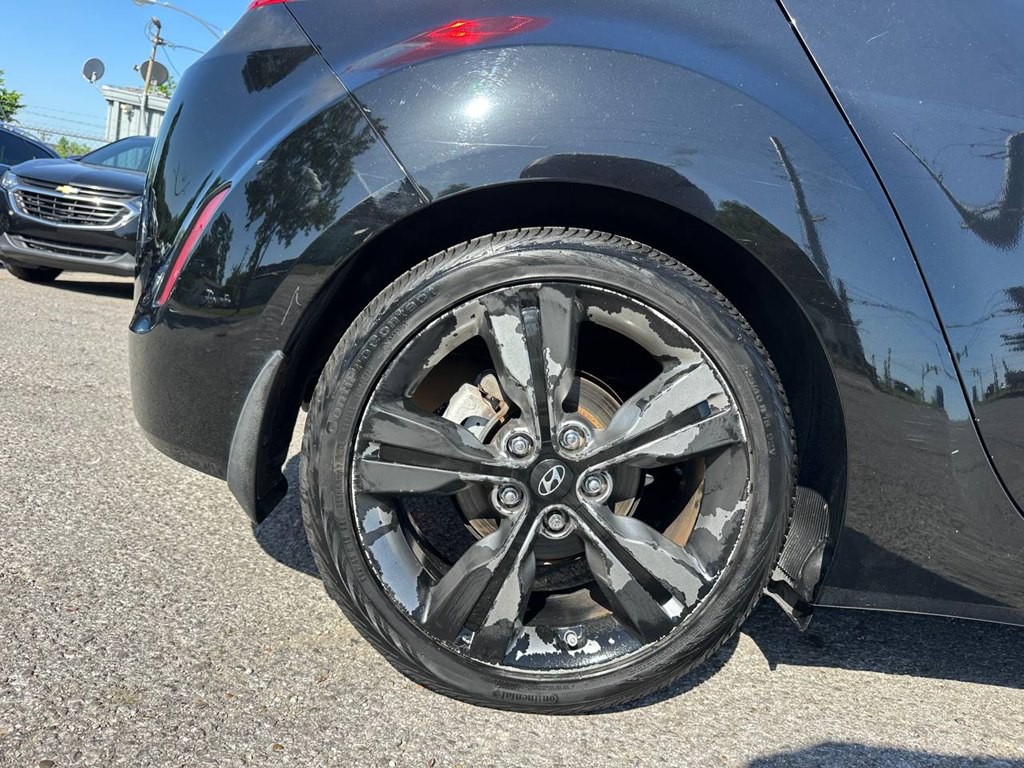 2016 Hyundai Veloster Image 19