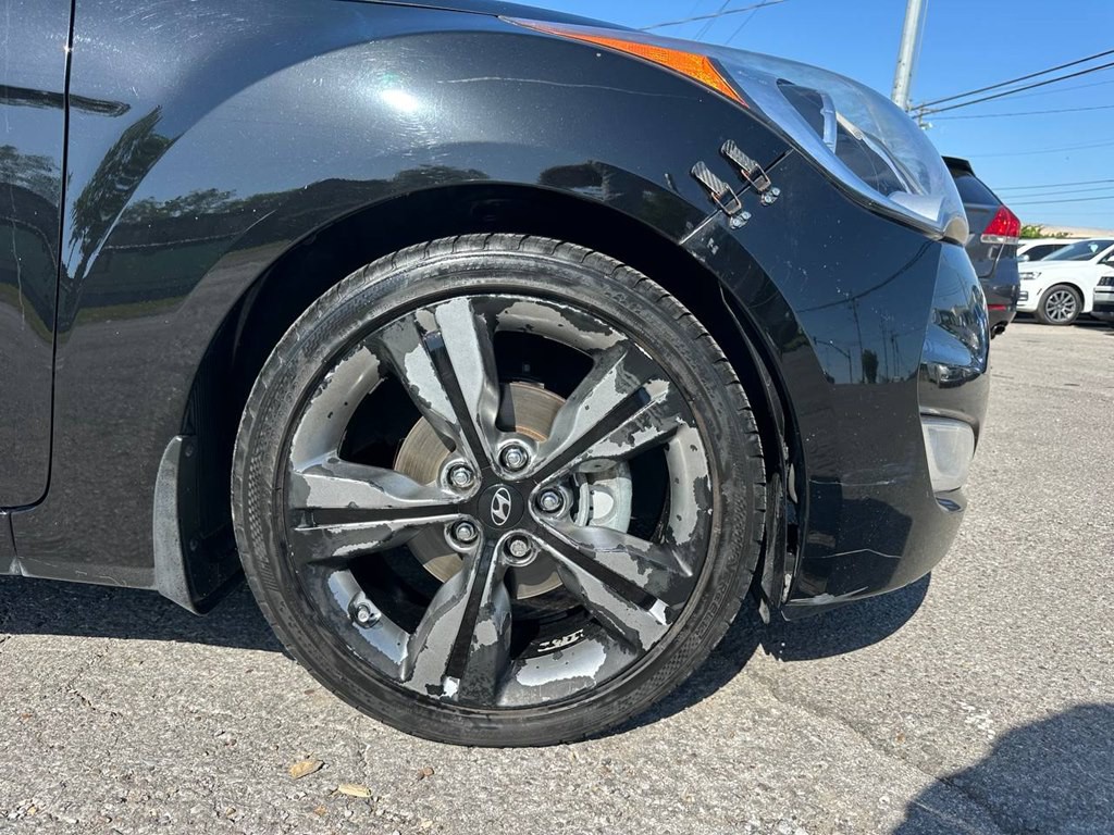 2016 Hyundai Veloster Image 20