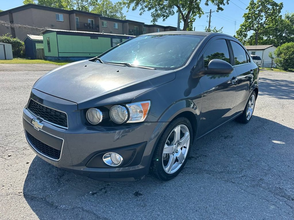 2013 Chevrolet Sonic Image 3