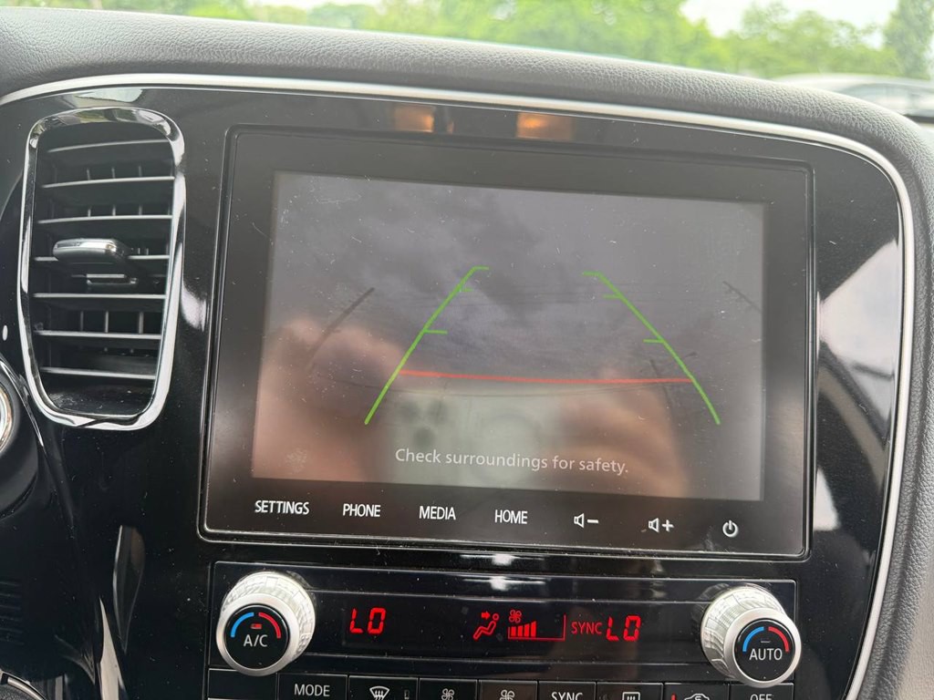 2020 Mitsubishi Outlander Image 13