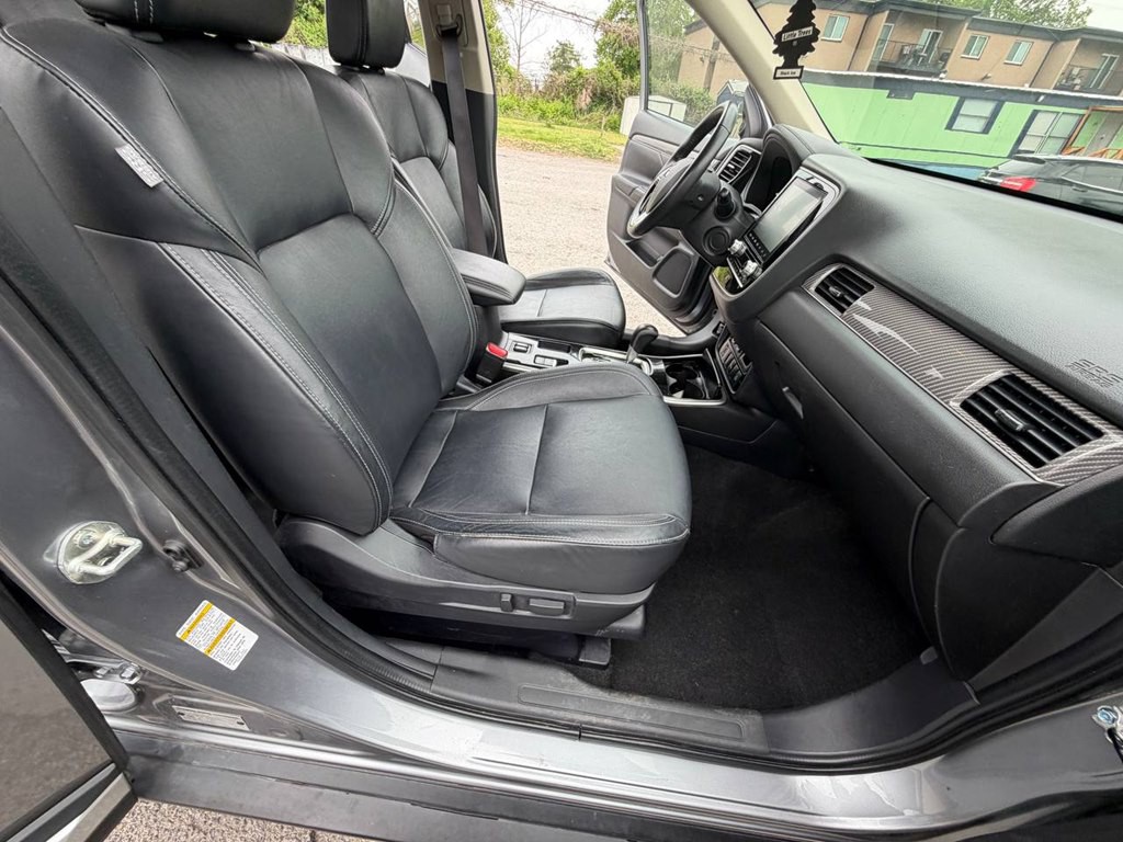 2020 Mitsubishi Outlander Image 19