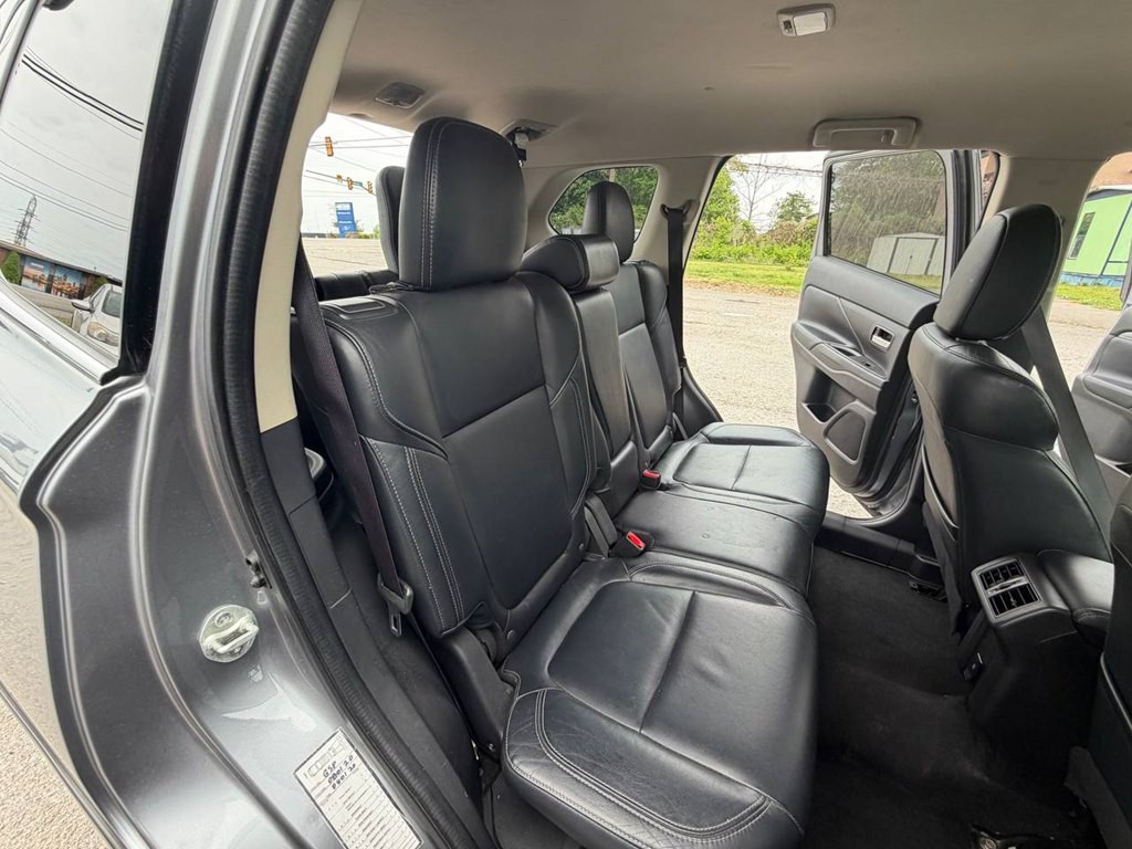 2020 Mitsubishi Outlander Image 23