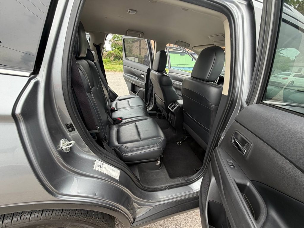 2020 Mitsubishi Outlander Image 26
