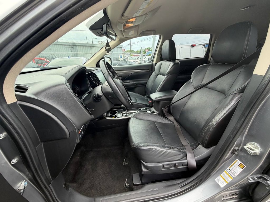 2020 Mitsubishi Outlander Image 35