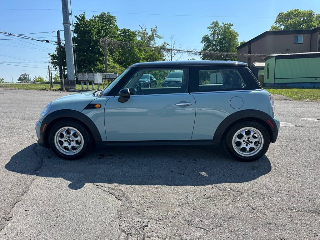 2013 MINI Cooper Image 9