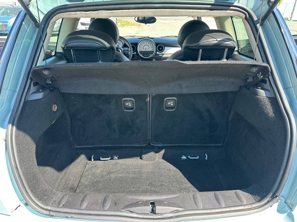 2013 MINI Cooper Image 13