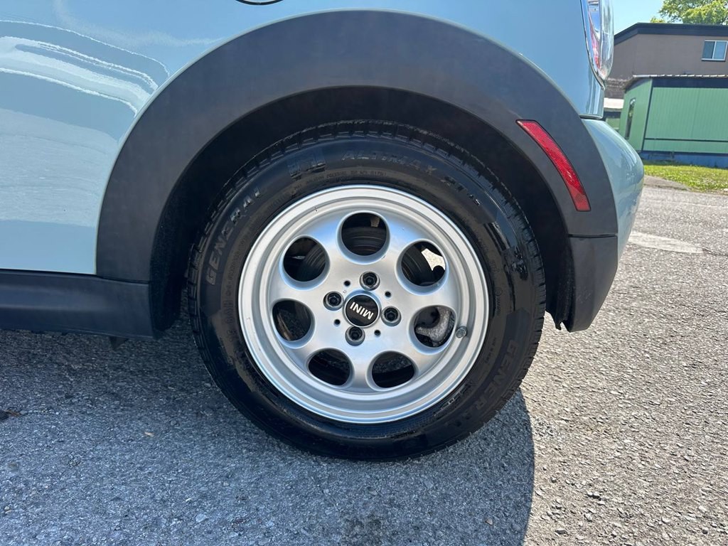 2013 MINI Cooper Image 23