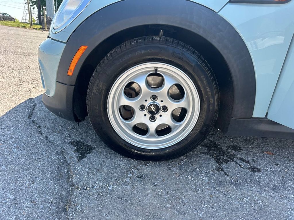 2013 MINI Cooper Image 25